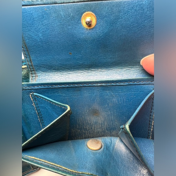 LOUIS VUITTON Epi Bifold Wallet - Picture 10 of 14